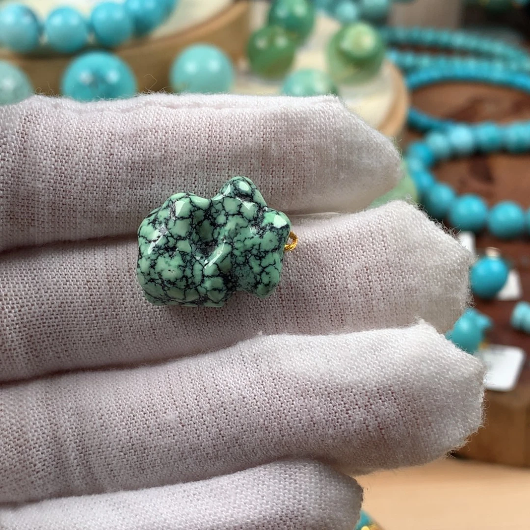 绿松石未镶嵌珠宝奇石