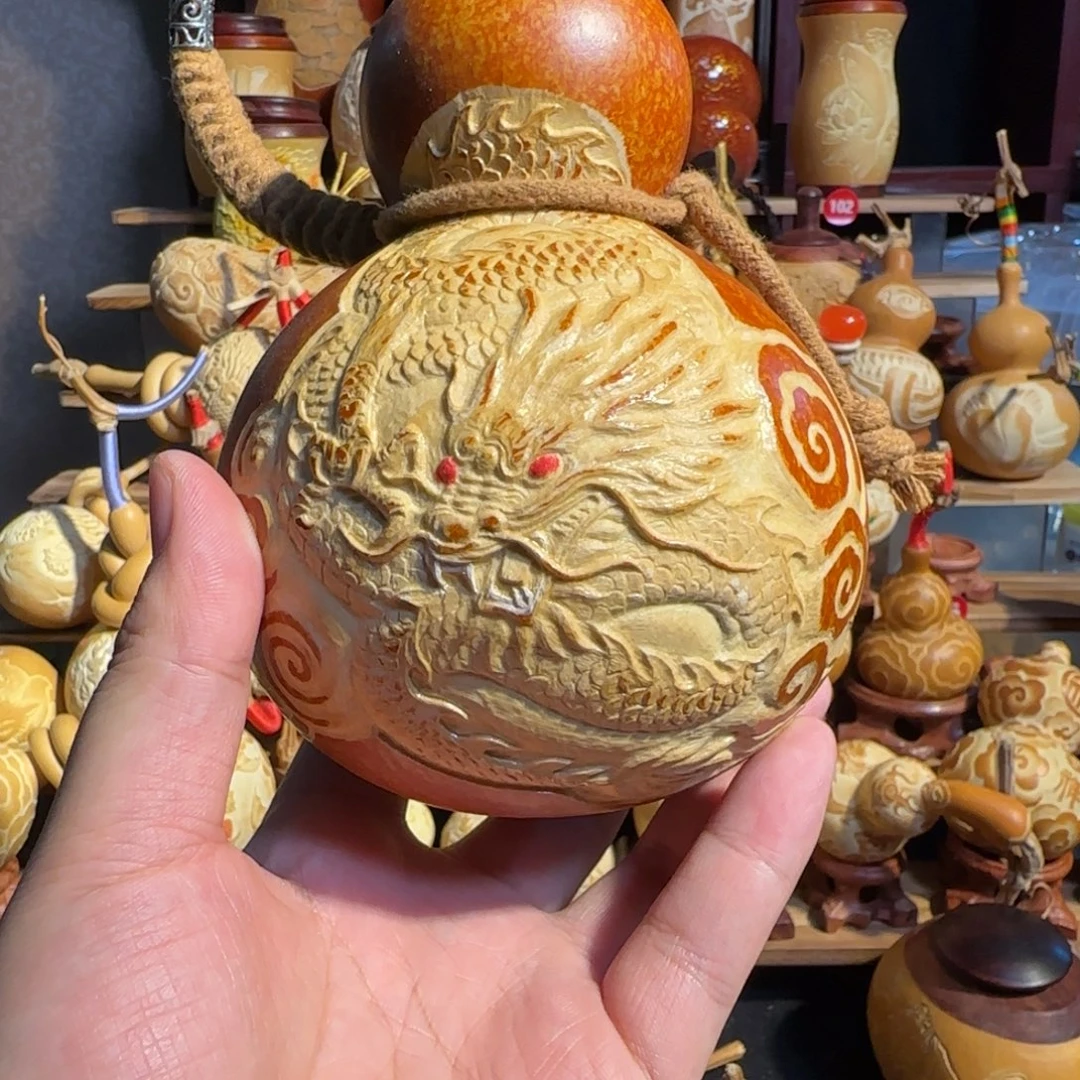 有机玻璃大漆雕刻龙