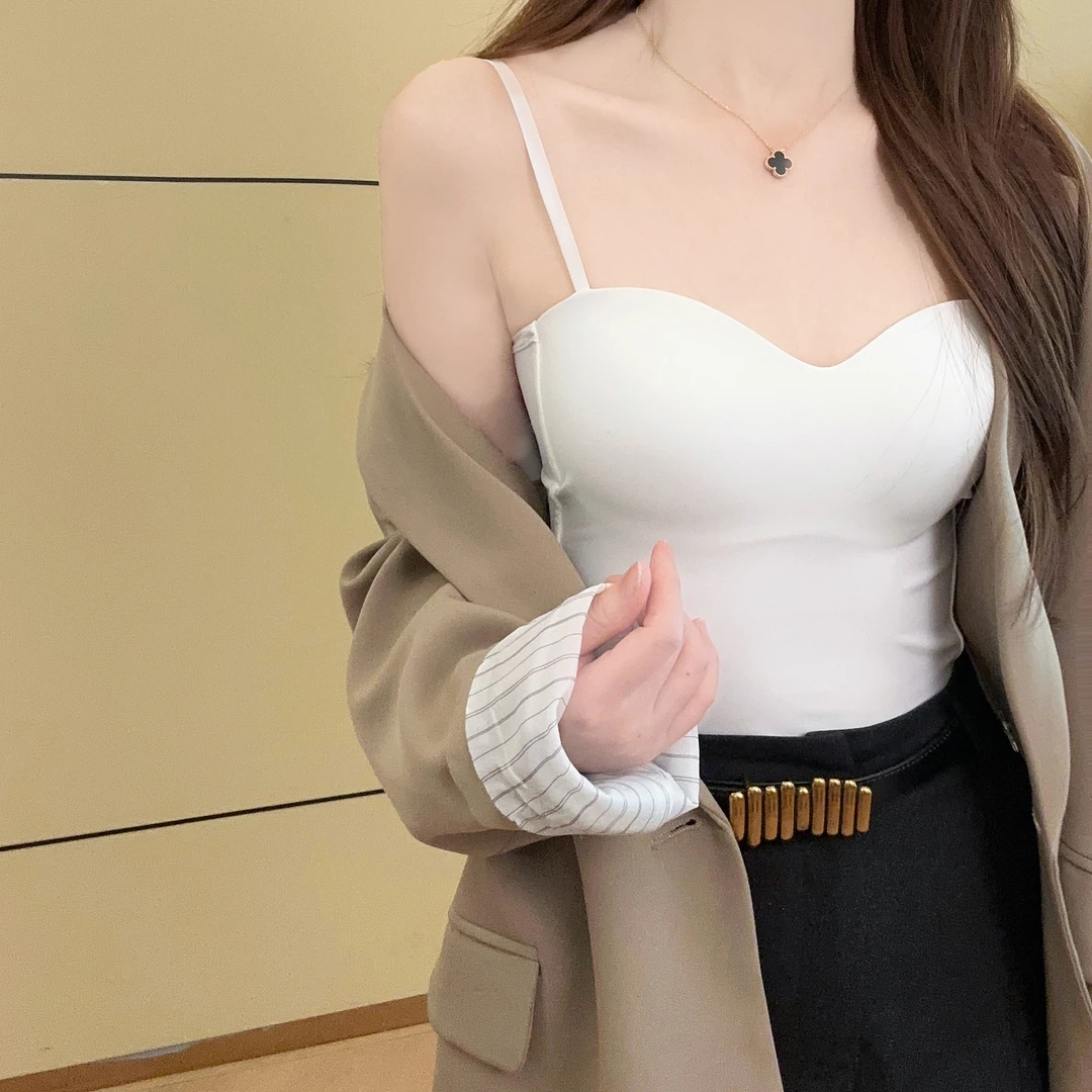 带胸垫内搭吊带背心女美背文胸一体无痕遮副乳无钢圈防走光内衣