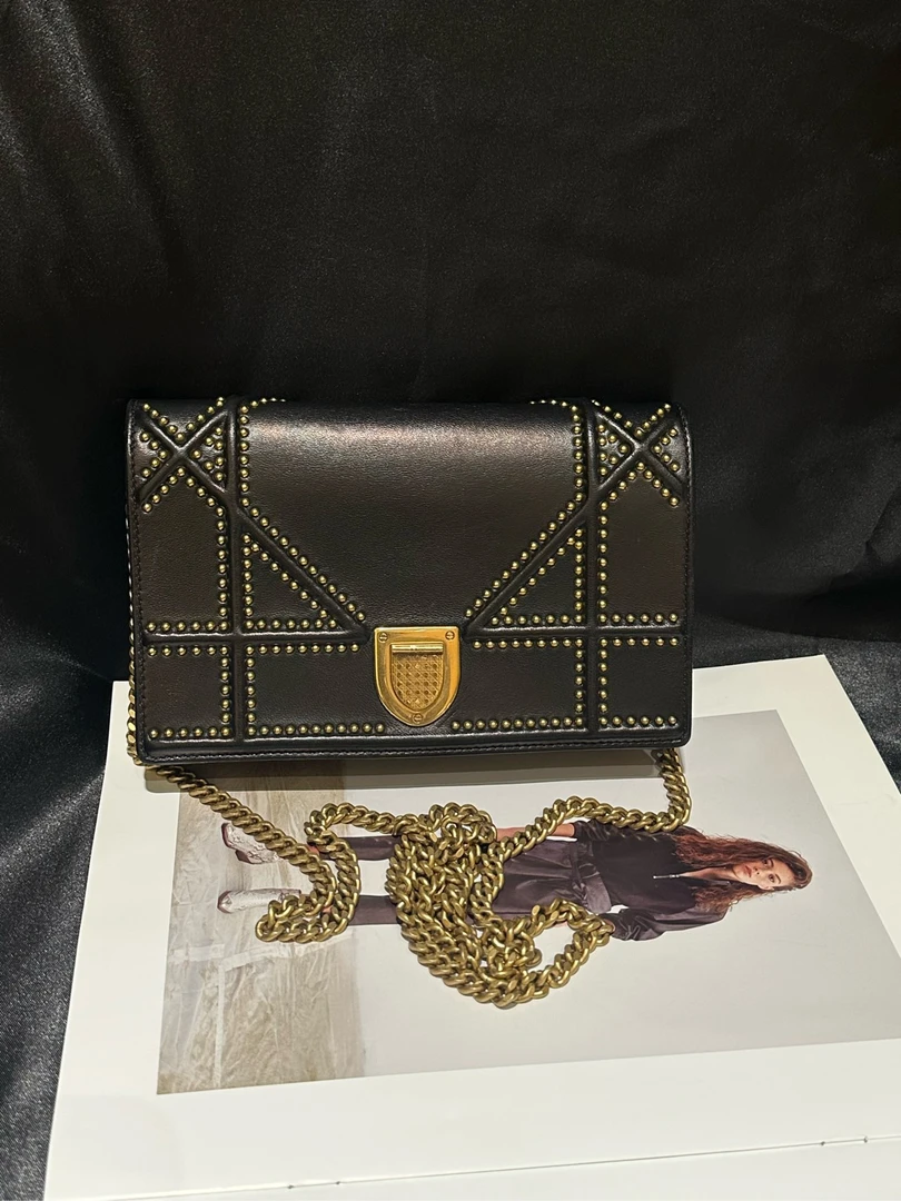 95新 DIOR/迪奥 黑金盾牌铆钉woc斜挎单肩包