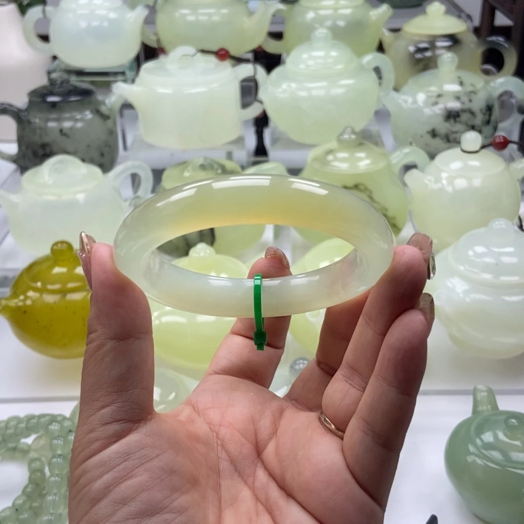 饭***吗蛇纹石玉未镶嵌手镯