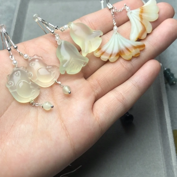 蛇纹石玉耳饰未镶嵌青*