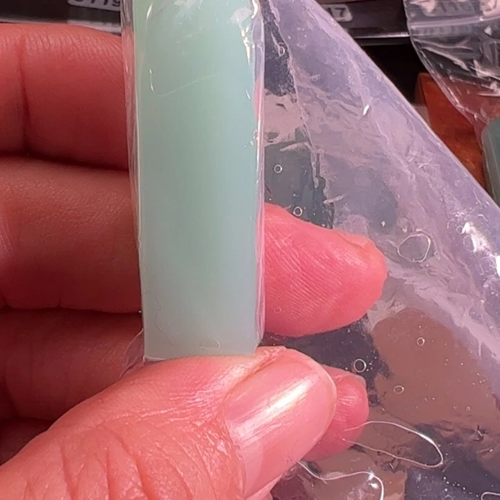 李***和老挝石我们的确是一