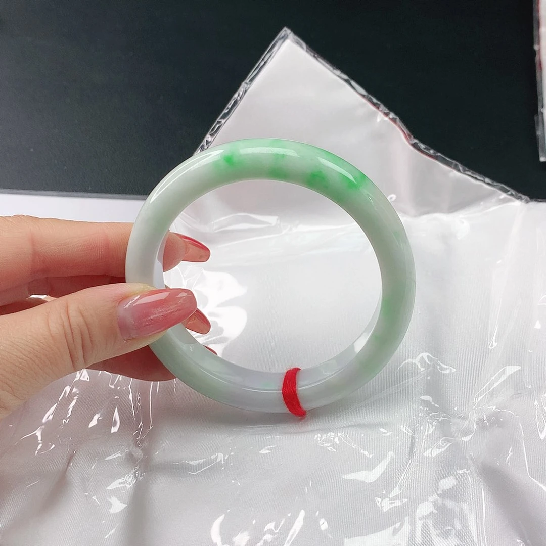 翡翠手镯未镶嵌翡翠002