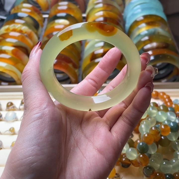 蛇纹石玉手镯未镶嵌55.7