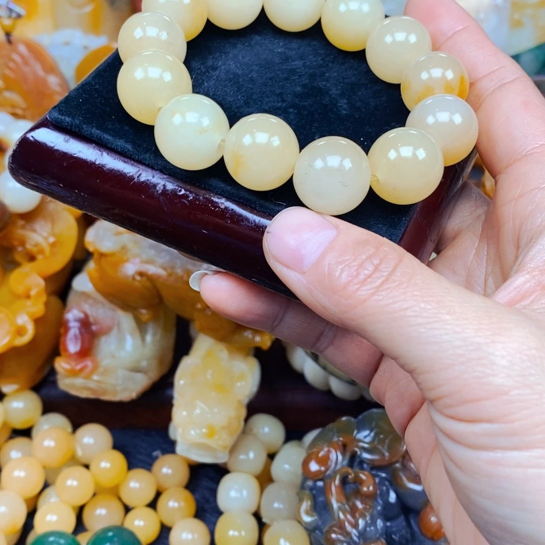 石英质玉（黄龙玉）颈饰未镶嵌