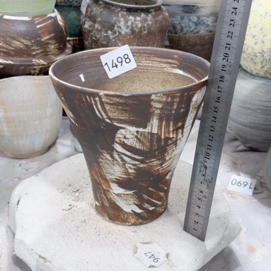 摆件高18，口16.5，有孔1498