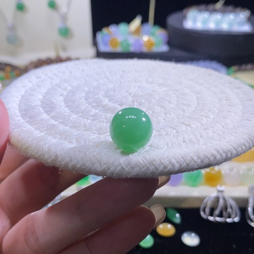 翡翠未镶嵌颈饰豆阳绿珠卡13+