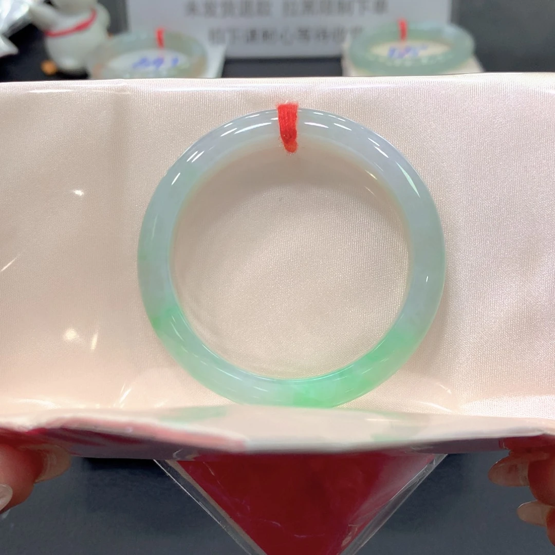 翡翠未镶嵌手镯51正