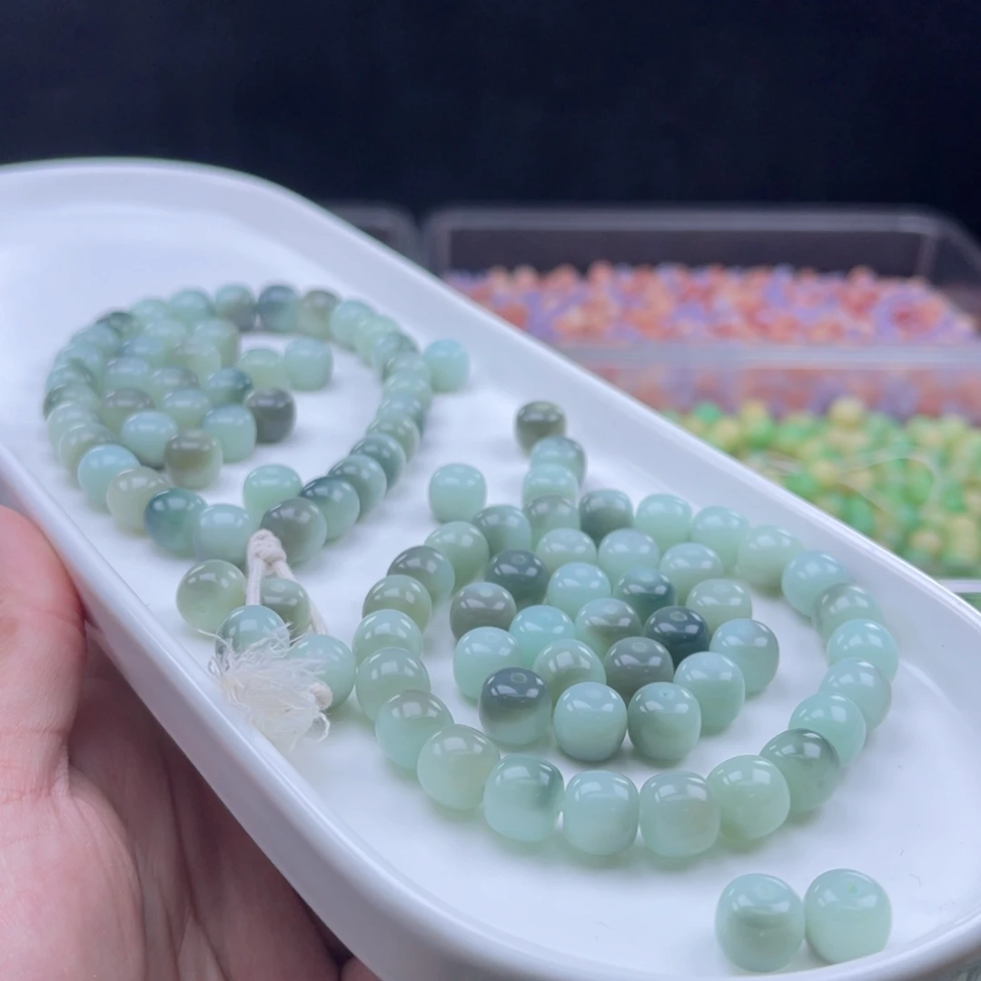 白玉菩提吊坠c10mm55颗。青烟玻璃底
