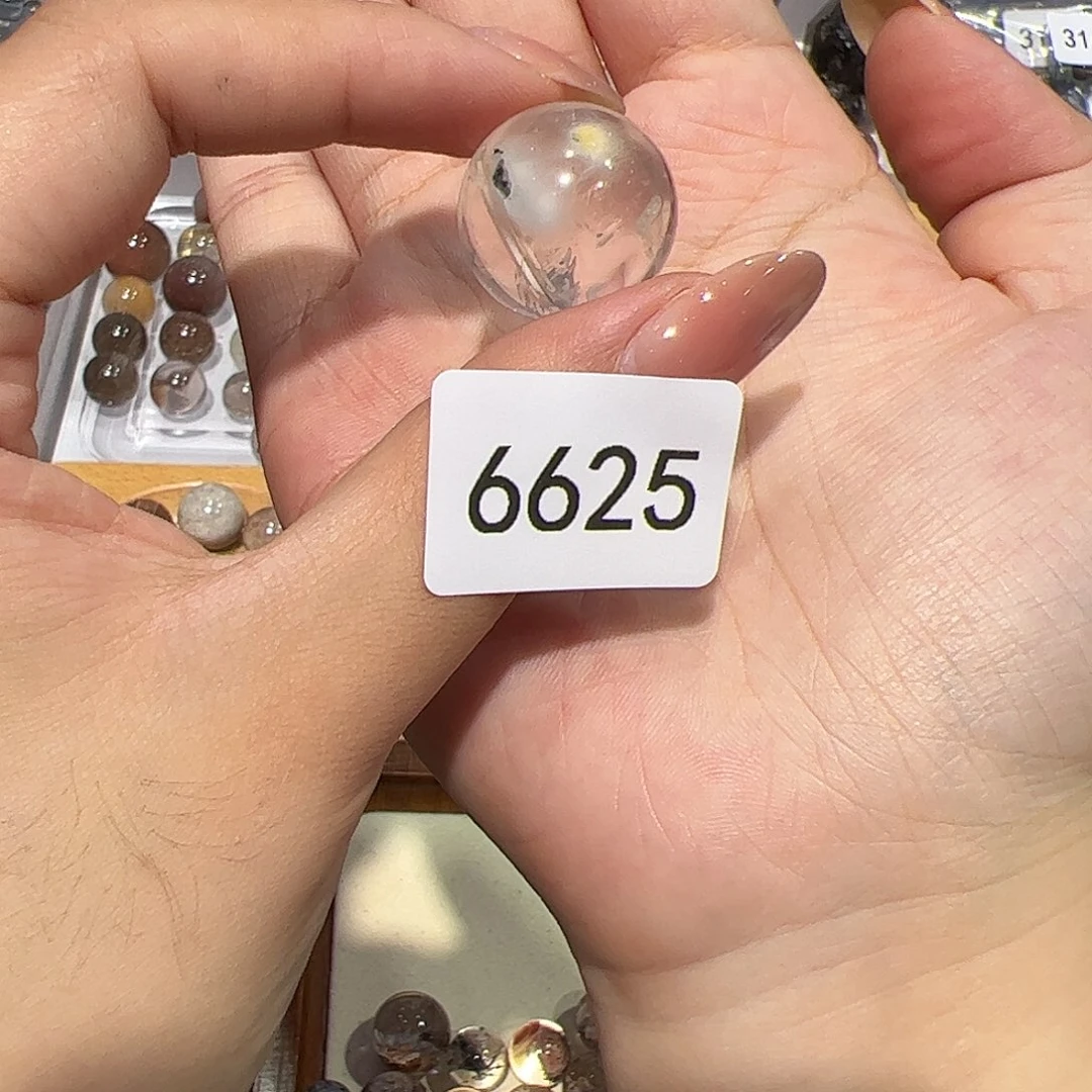 未镶嵌水晶大型摆件（非配饰）