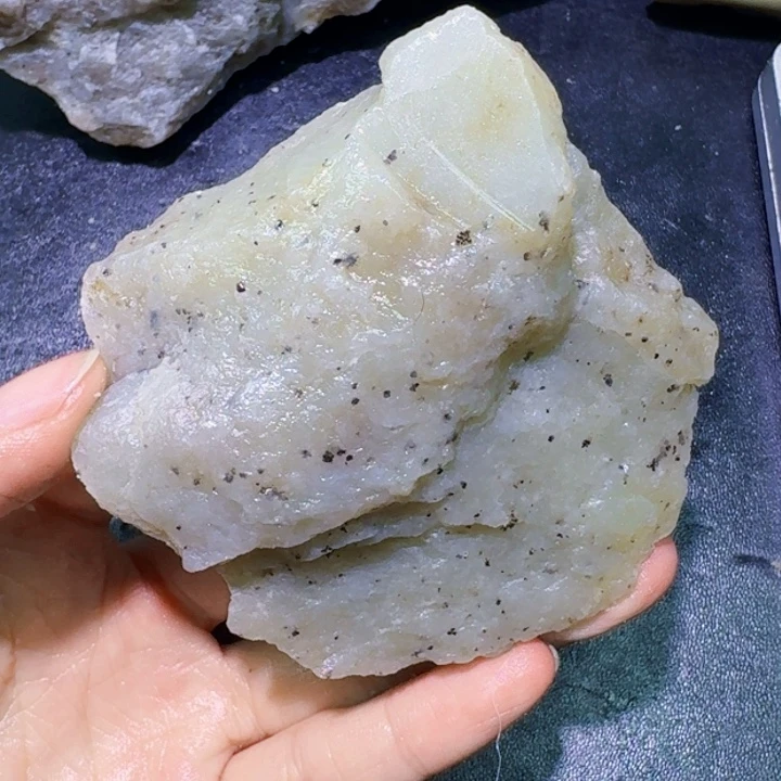 未镶嵌和田玉（糖玉）珠宝半成品