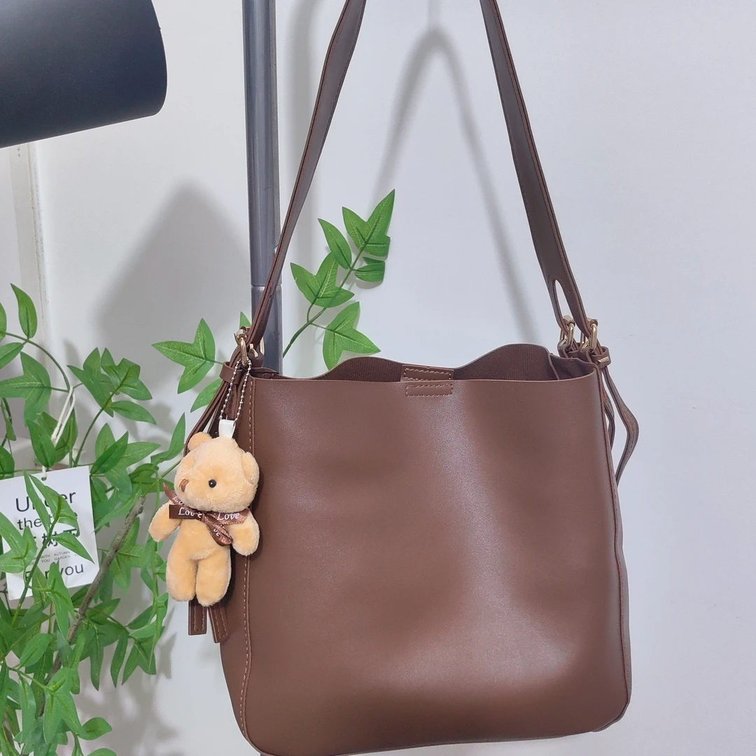 YY 时尚新款百搭单肩斜挂包韩版休闲小众简约水桶包