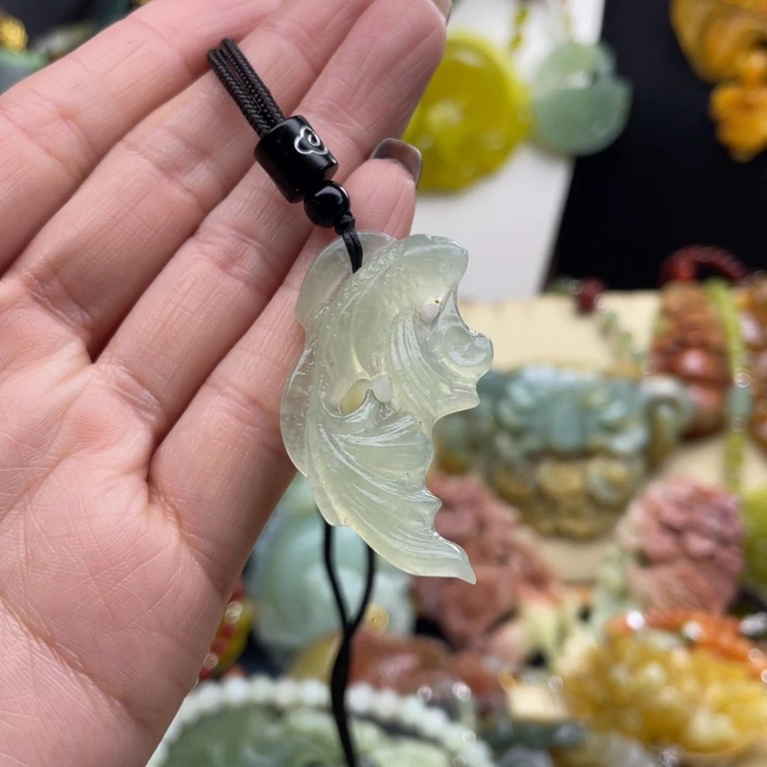 未镶嵌蛇纹石玉颈饰
