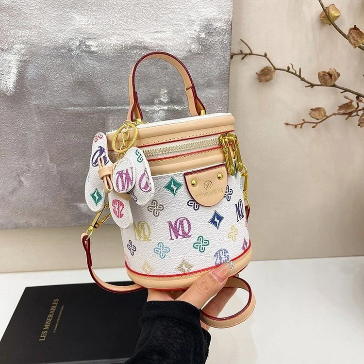 爆款发财桶女包斜挎单肩水桶包轻奢百搭手提手机