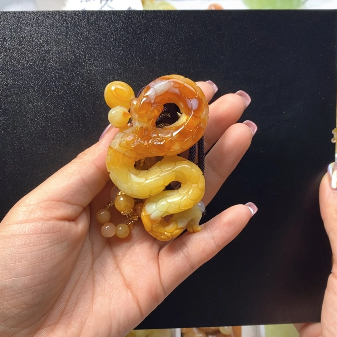 蛇纹石玉颈饰未镶嵌小*