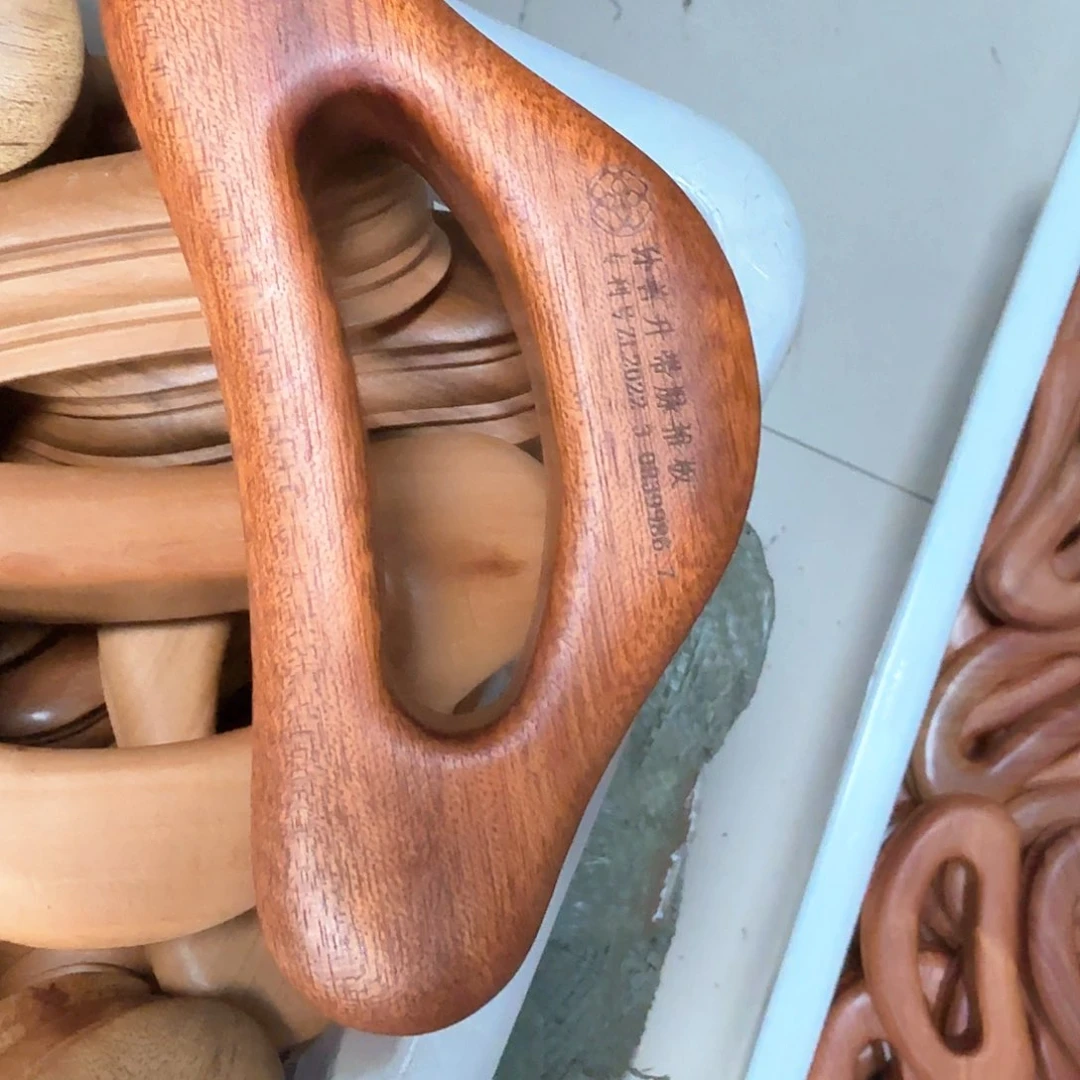 红檀木三角推板瑕疵款