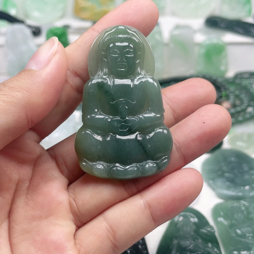 翡翠颈饰未镶嵌观音