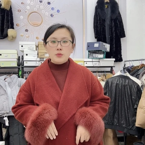女士一百绵羊毛毛呢外套狐狸毛袖口