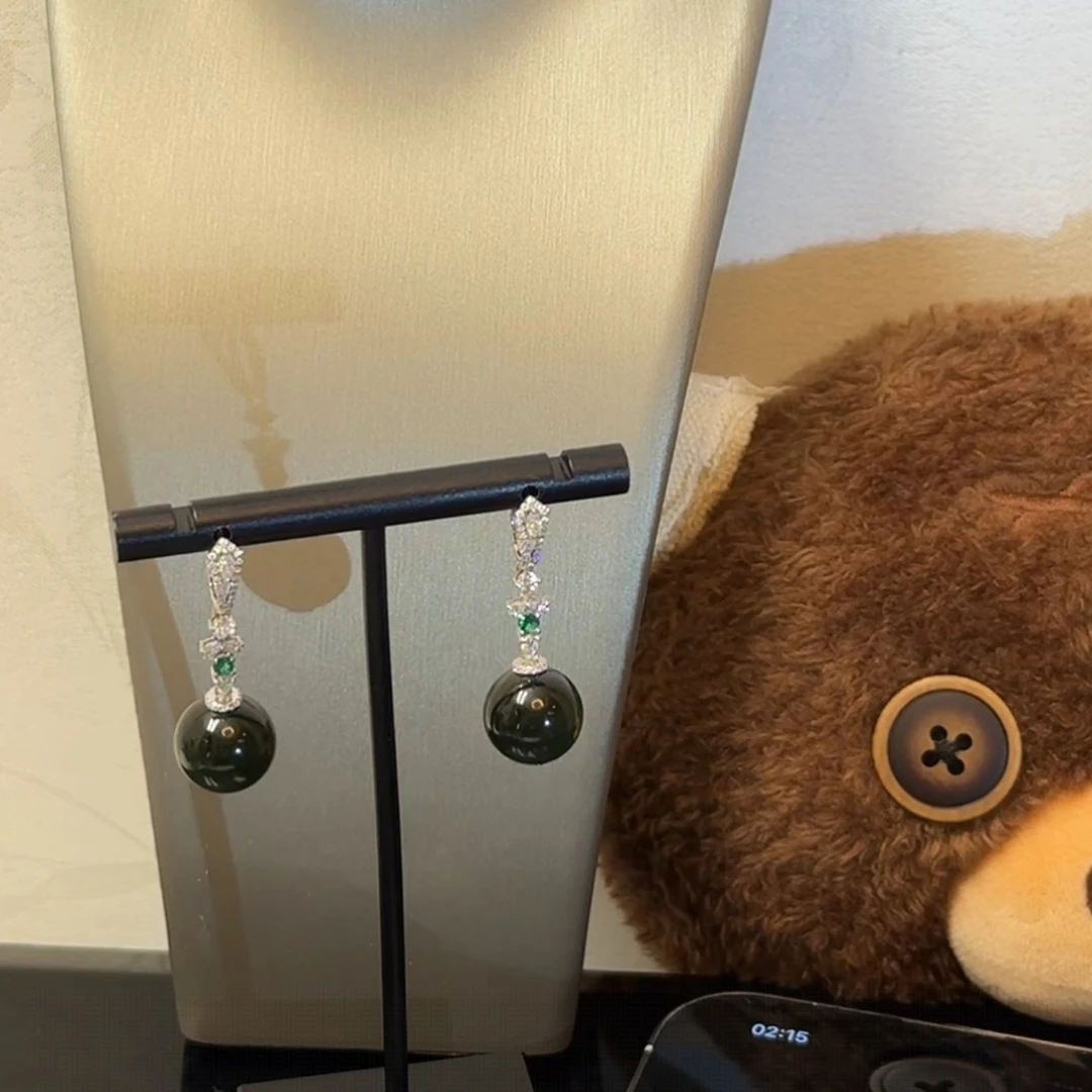 壹屿珠宝     121193  和田玉典藏级耳环