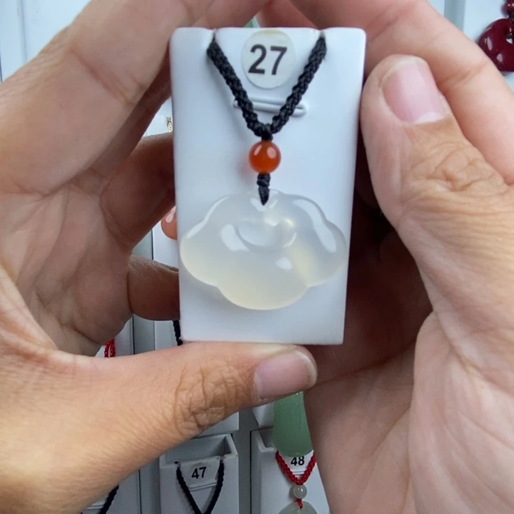 、***分玛瑙/玉髓未镶嵌颈饰