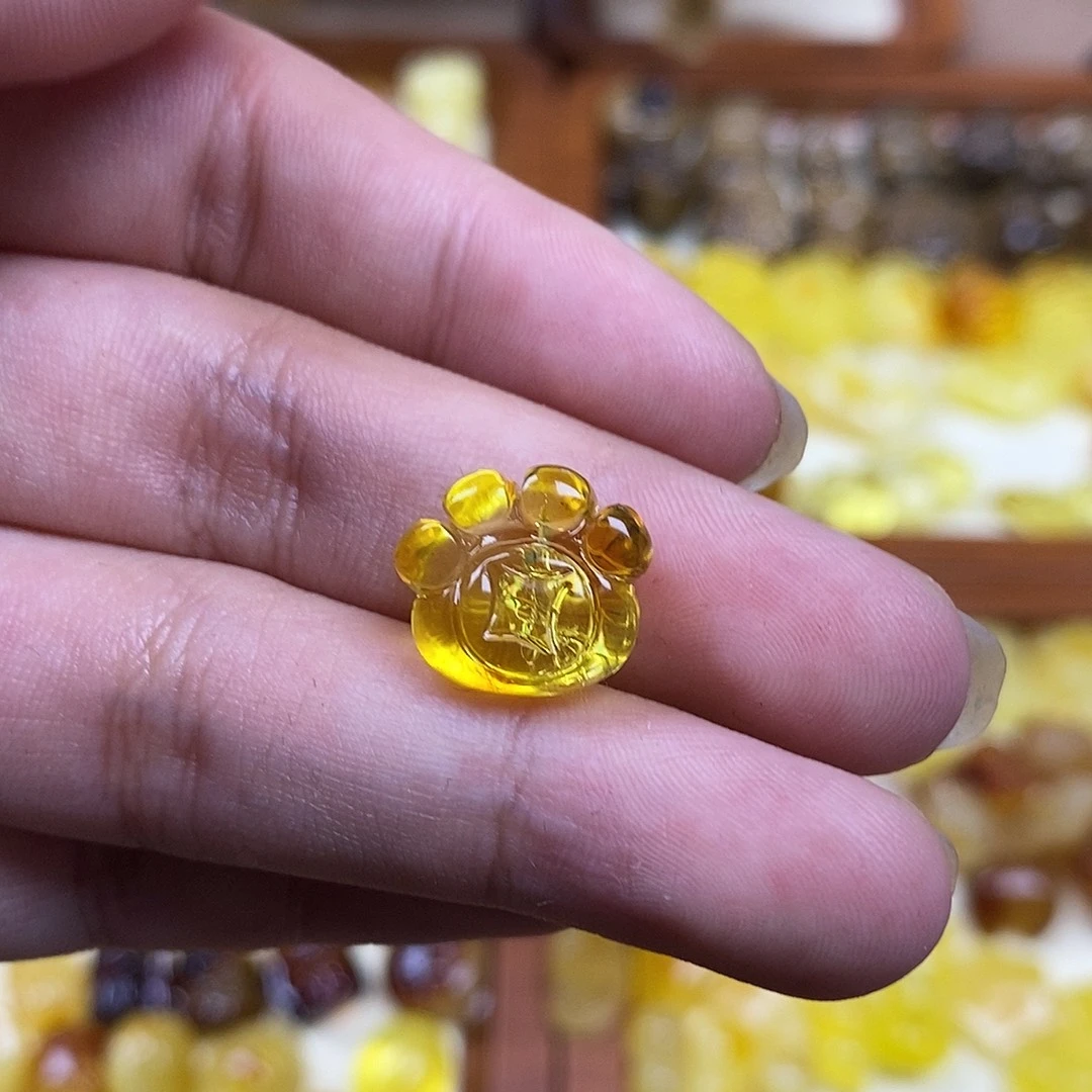 琥珀未镶嵌珠宝奇石