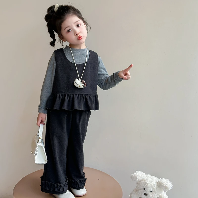 超好看小女孩秋装三件套2025新款洋气送挂件春秋季炸街女宝宝衣服