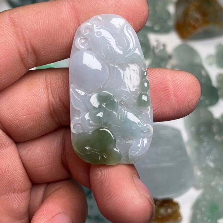 翡翠未镶嵌颈饰双鱼