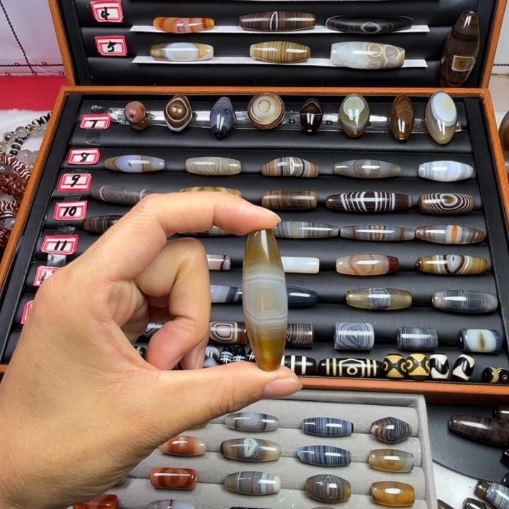 芦***7玛瑙/玉髓未镶嵌颈饰