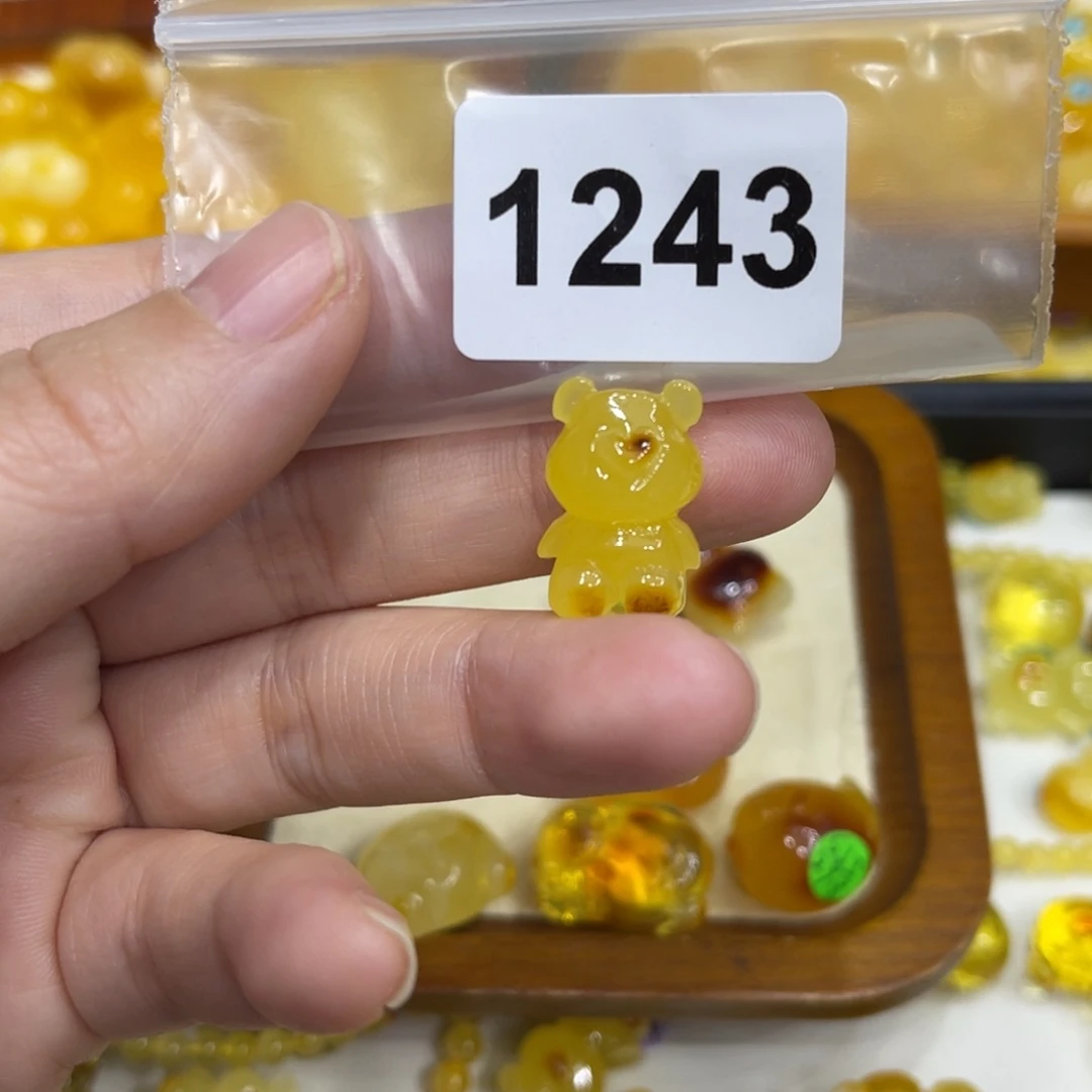 琥珀珠宝奇石未镶嵌