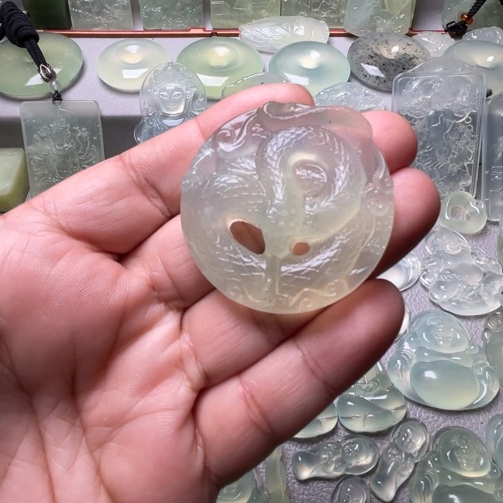 岫玉未镶嵌吊坠(赠链)