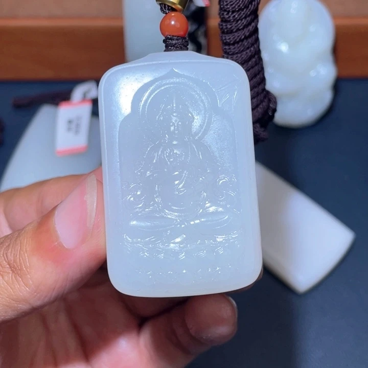 颈饰未镶嵌和田玉J