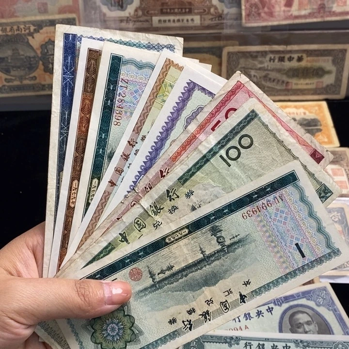 坚***利8张一套。