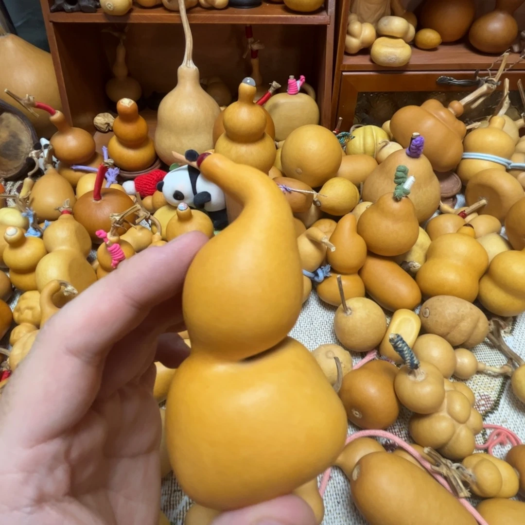 早***.葫芦牌型是一个人在家玩电脑