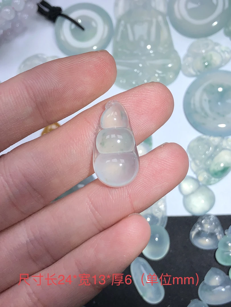 缅甸纯天然A货翡翠福豆