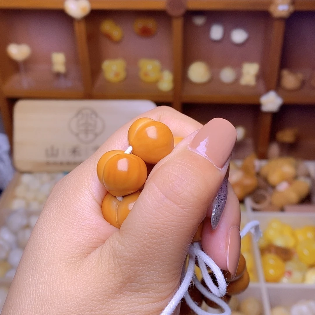 李***馬猴头核桃吊坠16大➕加籽两颗