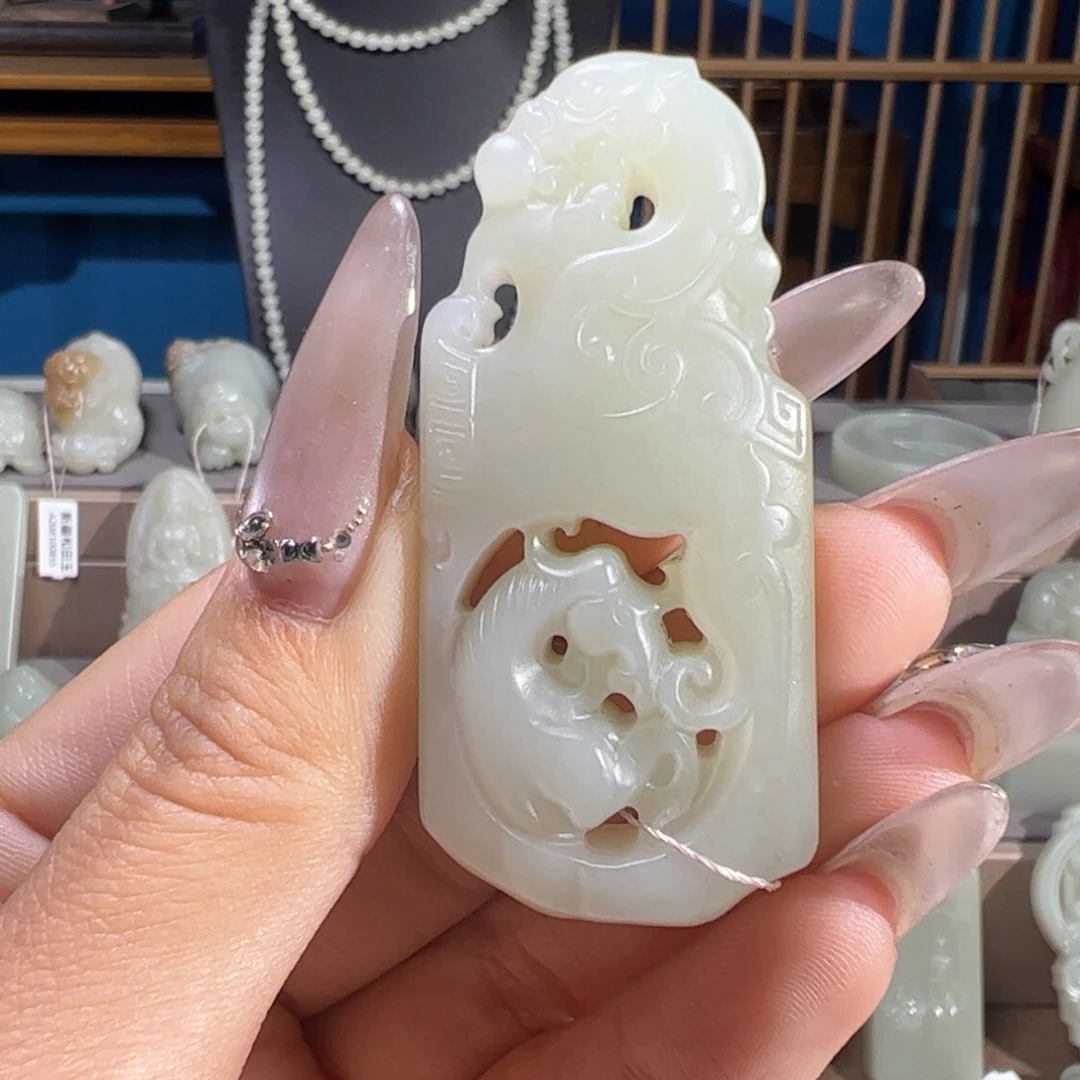 和田玉（糖玉）未镶嵌颈饰