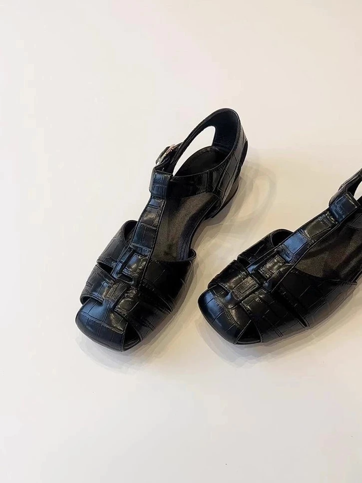 啤梨~羊皮复古罗马凉鞋女夏外穿粗跟低跟猪笼鞋镂空休闲包头鞋潮