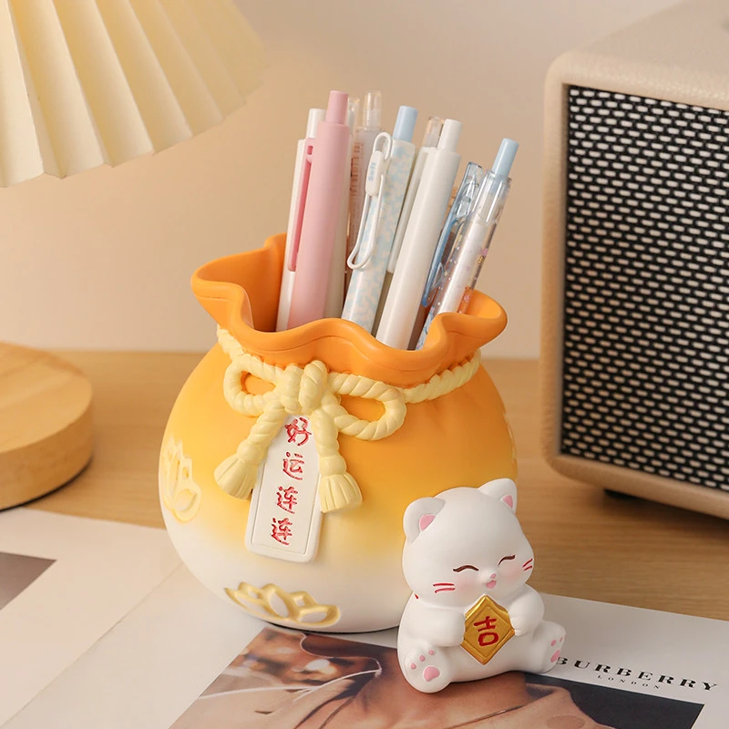 可爱招财猫笔筒摆件办公室学生桌面励志实用装饰品开学生日礼物女