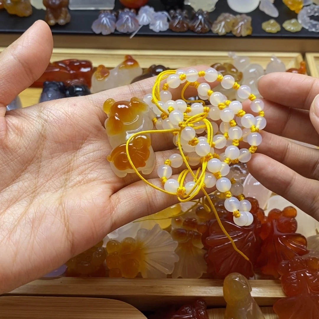 玛瑙/玉髓颈饰未镶嵌太*。