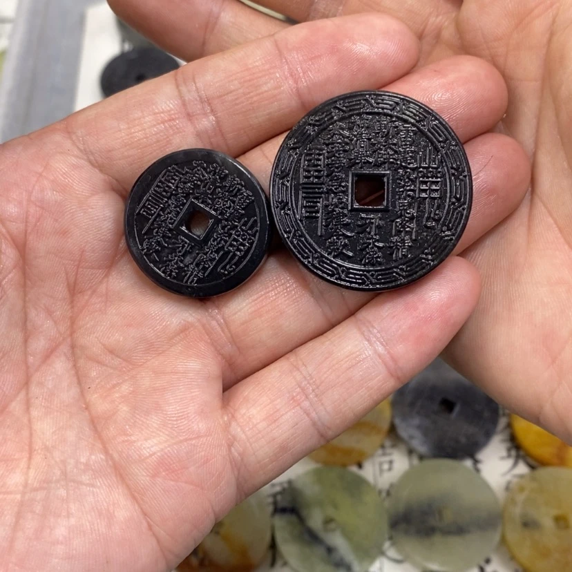 【闪购商品】岫玉颈饰未镶嵌不**姜岫玉山鬼花钱吊坠