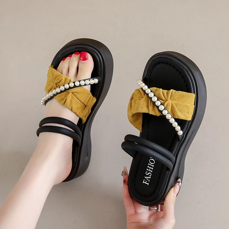 厚底凉拖鞋女夏外穿2025新款时尚百搭珍珠绝美防滑海边沙滩鞋