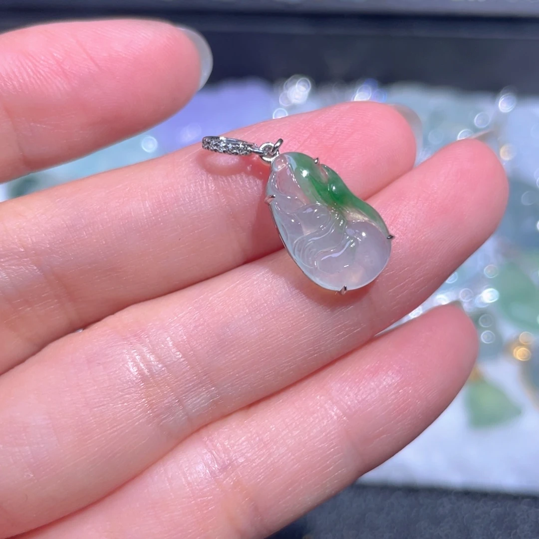 翡翠18K金镶嵌颈饰翡翠