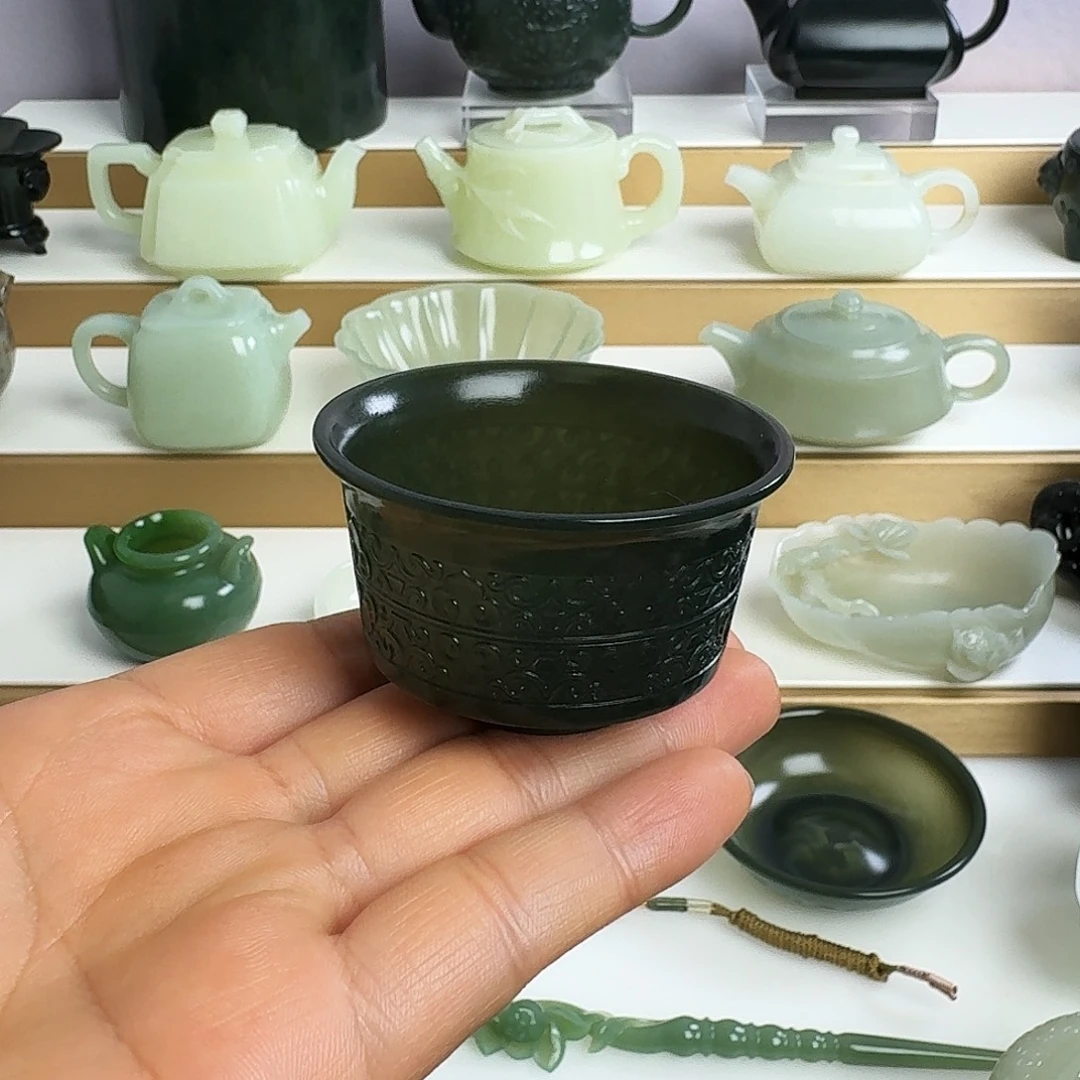 看***客和田玉未镶嵌挂件