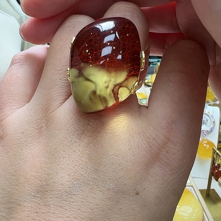 琥珀未镶嵌珠宝奇石