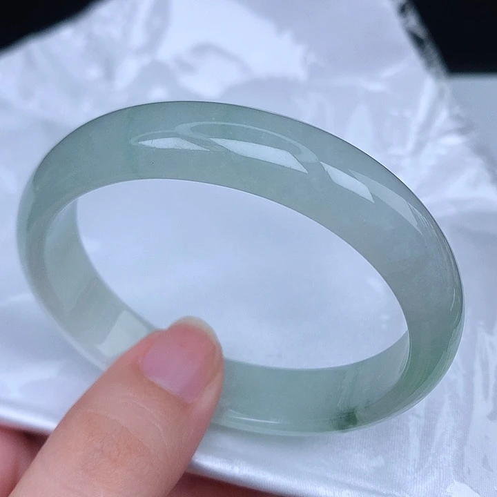 未镶嵌手镯（贵妃镯）翡翠天然
