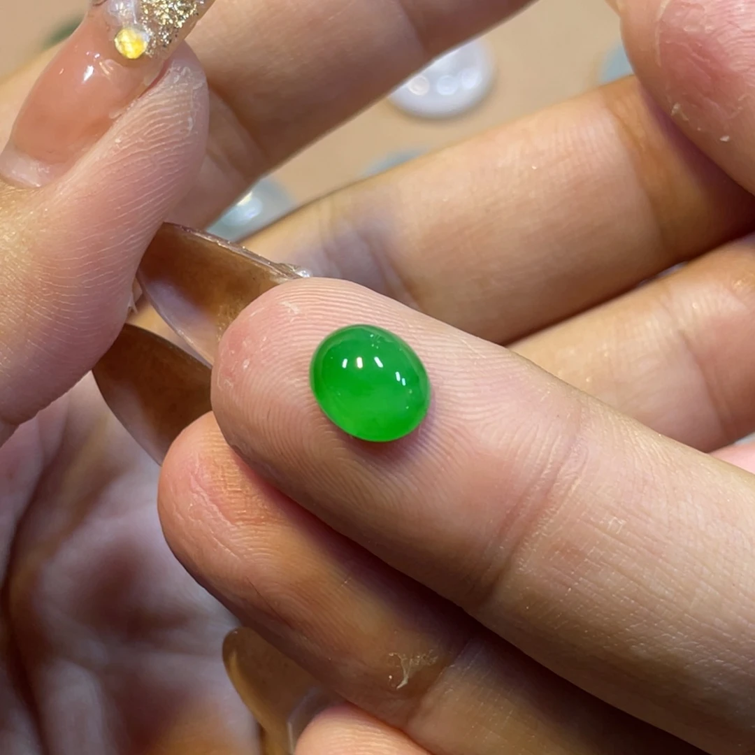 翡翠颈饰未镶嵌蛋