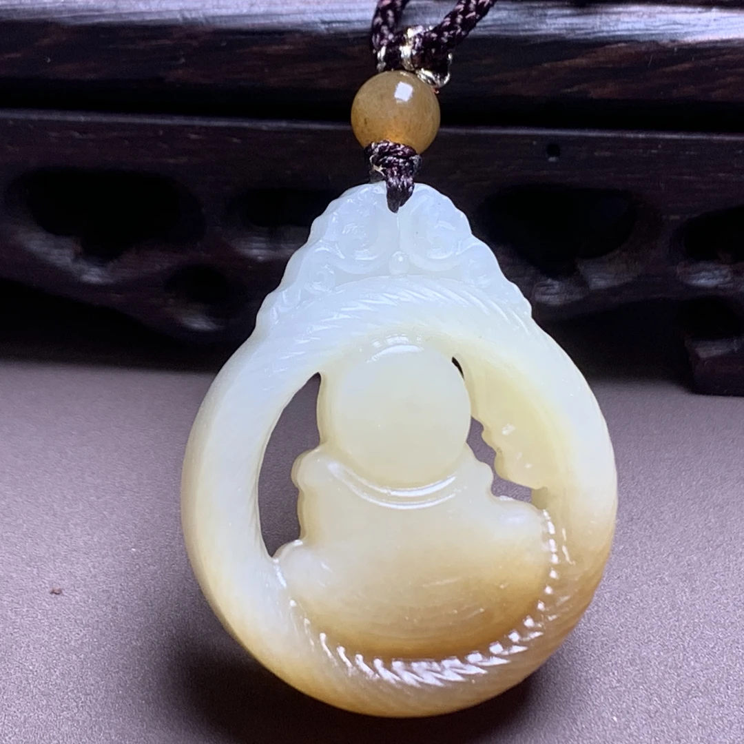 D446海川拍卖和田玉吊坠