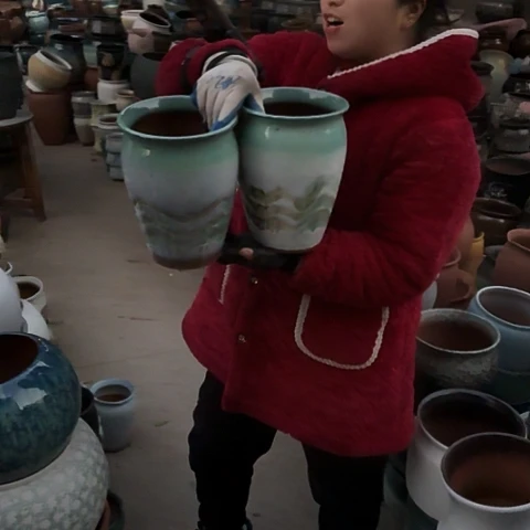 口17高23瑕疵盆子。