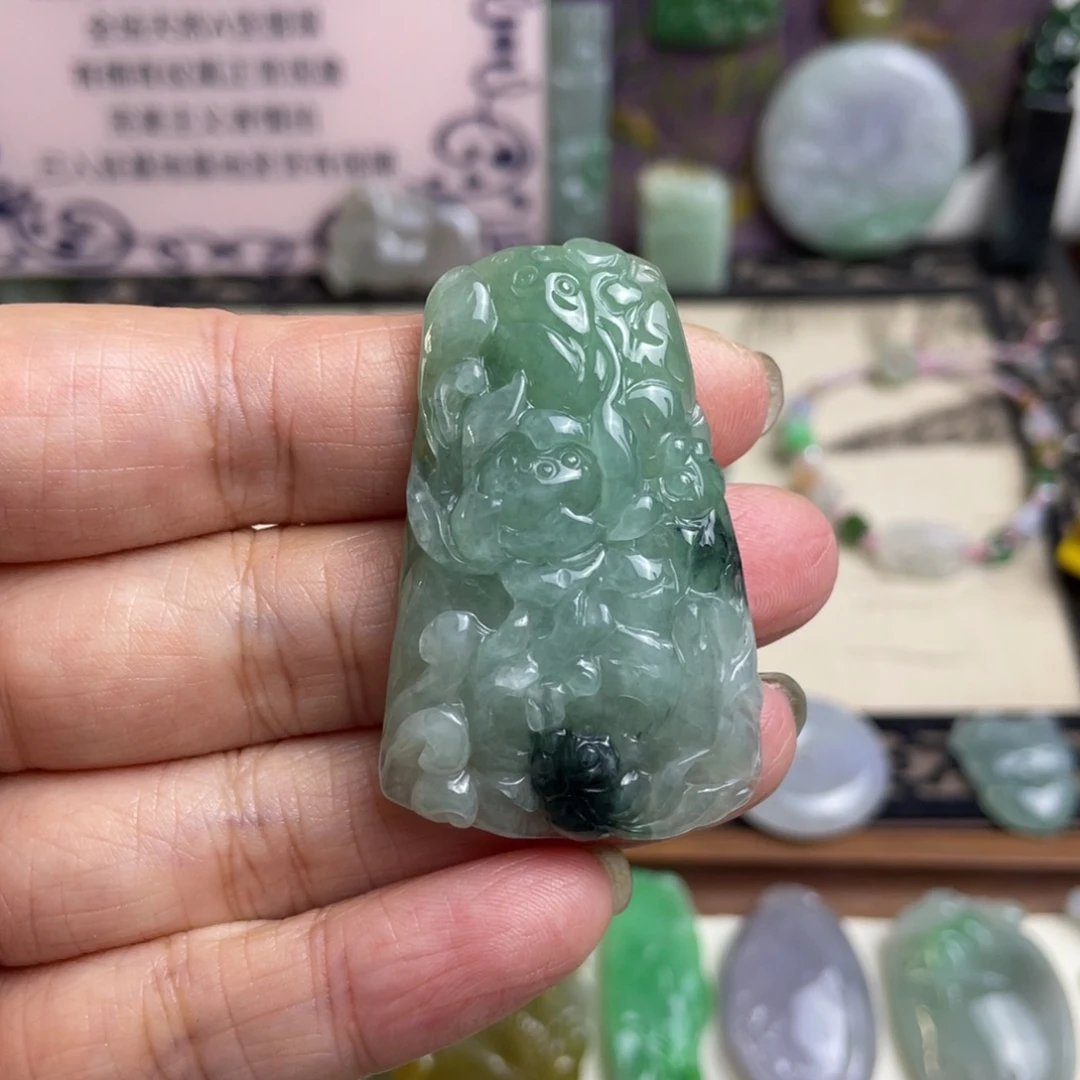 翡翠未镶嵌挂件大荷花挂件